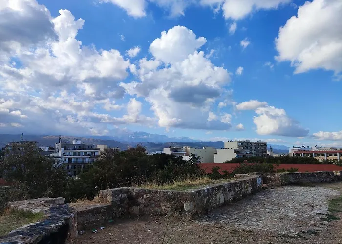 Dominic Venetian Castle Old Port Apartment *